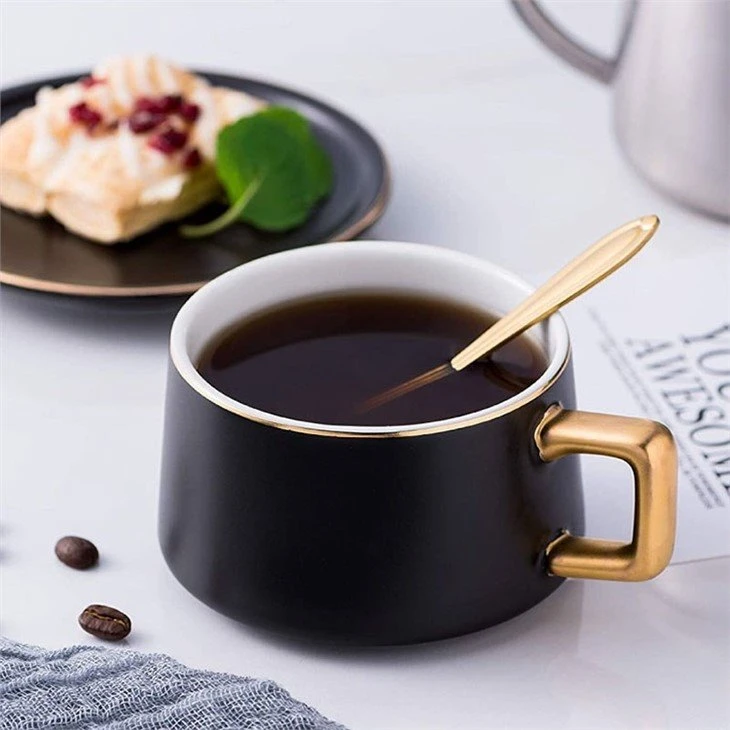 Ceramic coffee mug with saucer and spoon 3